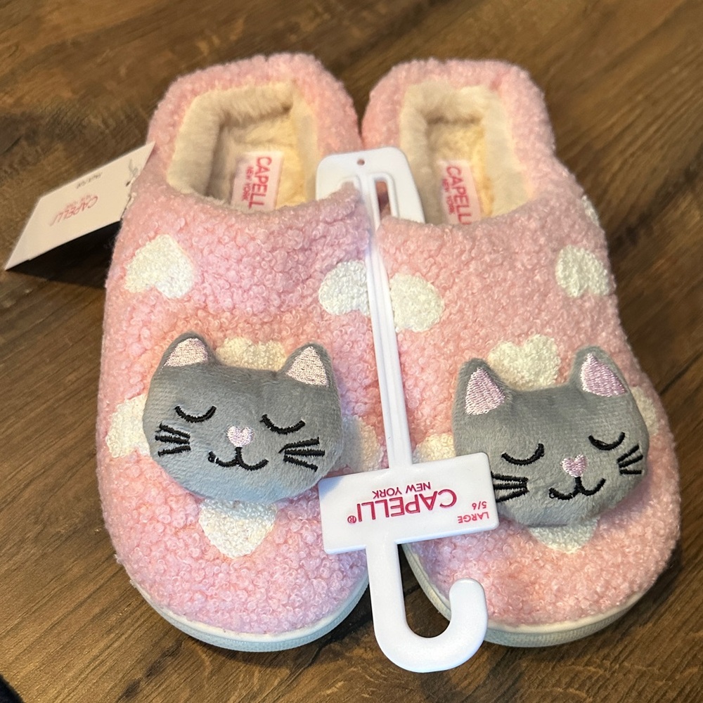 Capelli New York Pink and White Faux Fur Slippers Womens 5/6 Large